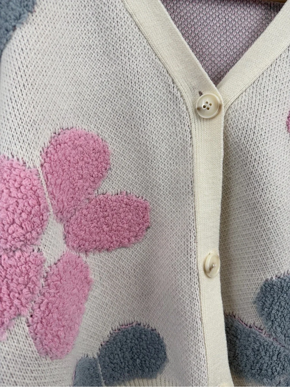 Moon & Madison Cardigan Oversized Button Up Cropped Fuzzy Floral Size Large - Picture 5 of 13